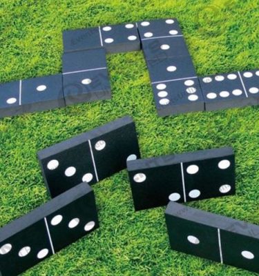 giant dominoes